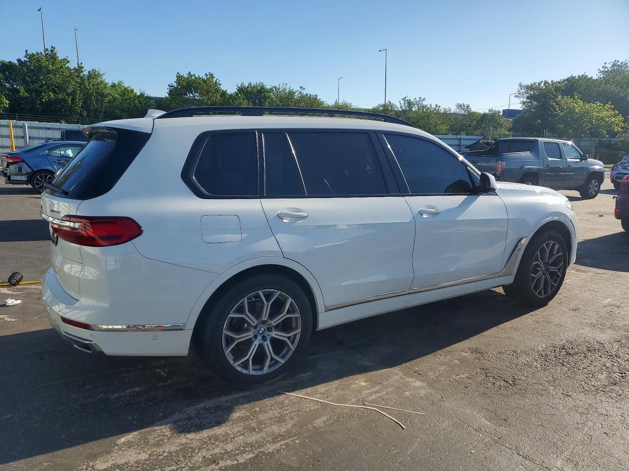 2021 BMW X7 xDrive40I - Image 3