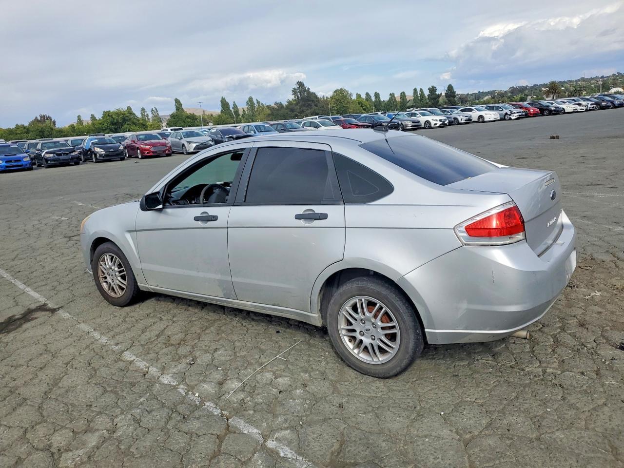 2011 Ford Focus Se - Image 2