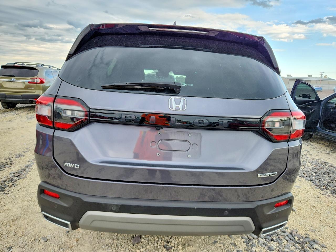 2025 Honda Pilot Touring - Image 6