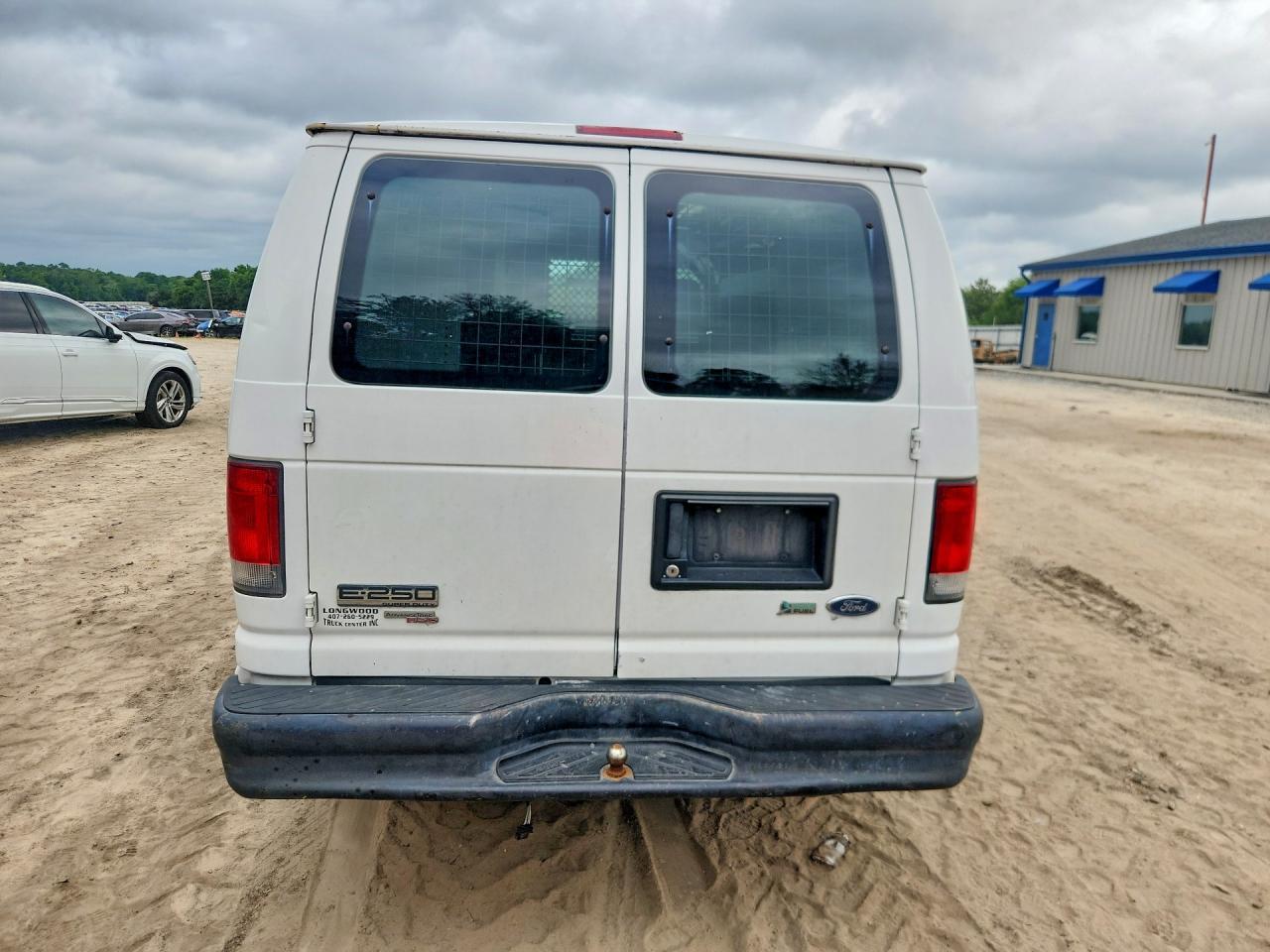 2014 Ford Econoline E250 Van - Фото 6