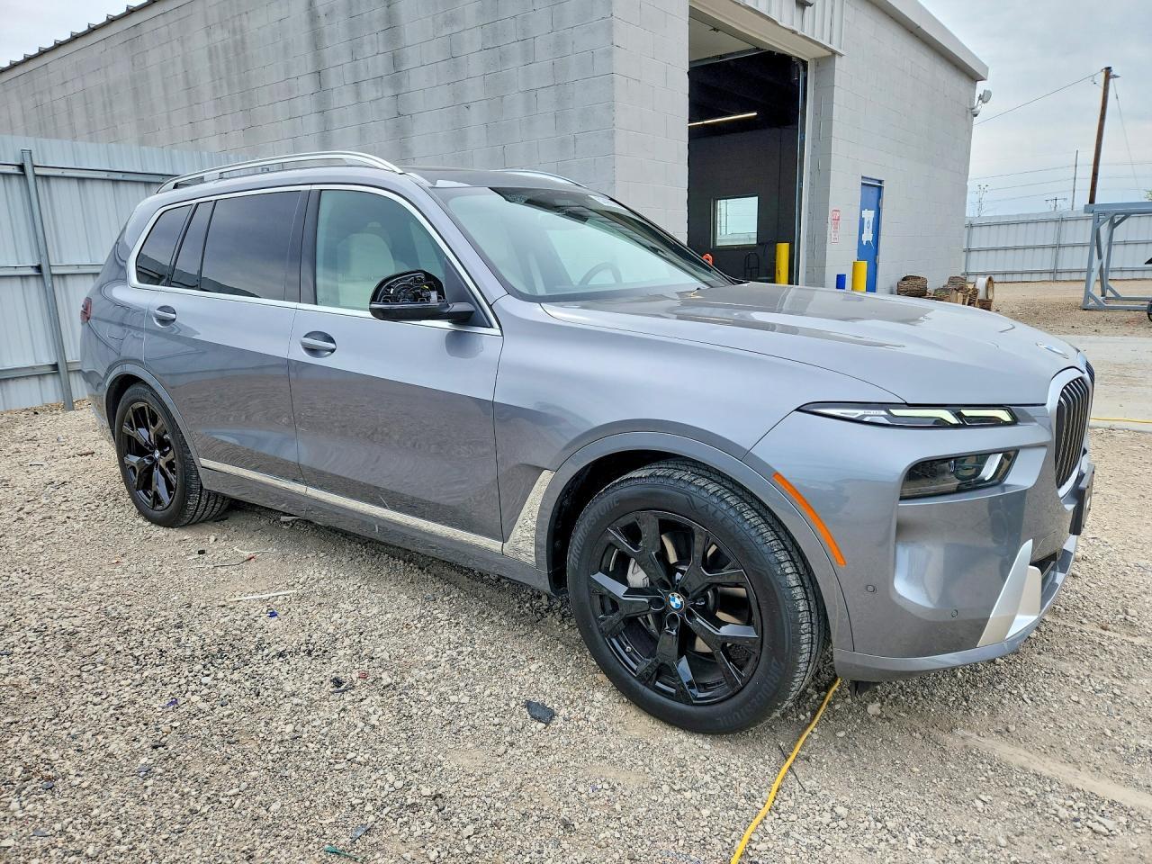 2025 BMW X7 xDrive40I - Фото 4