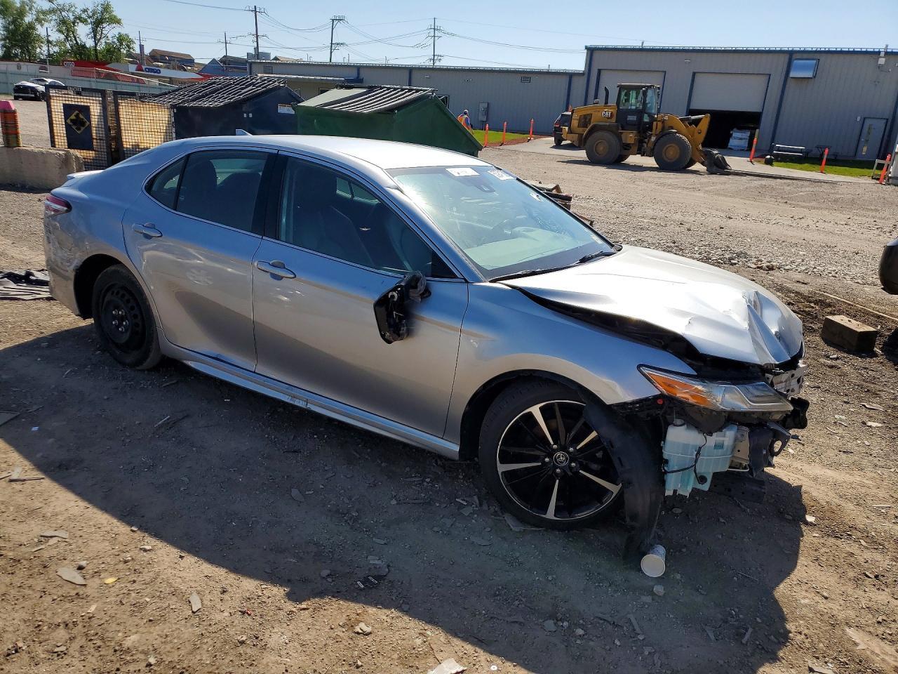 2020 Toyota Camry Xse - Фото 4