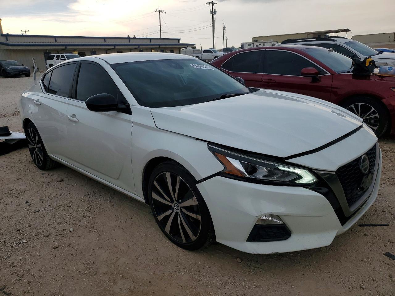 2020 Nissan Altima Sr - Фото 4