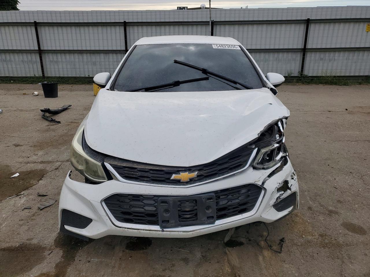 2017 Chevrolet Cruze Ls - Фото 5