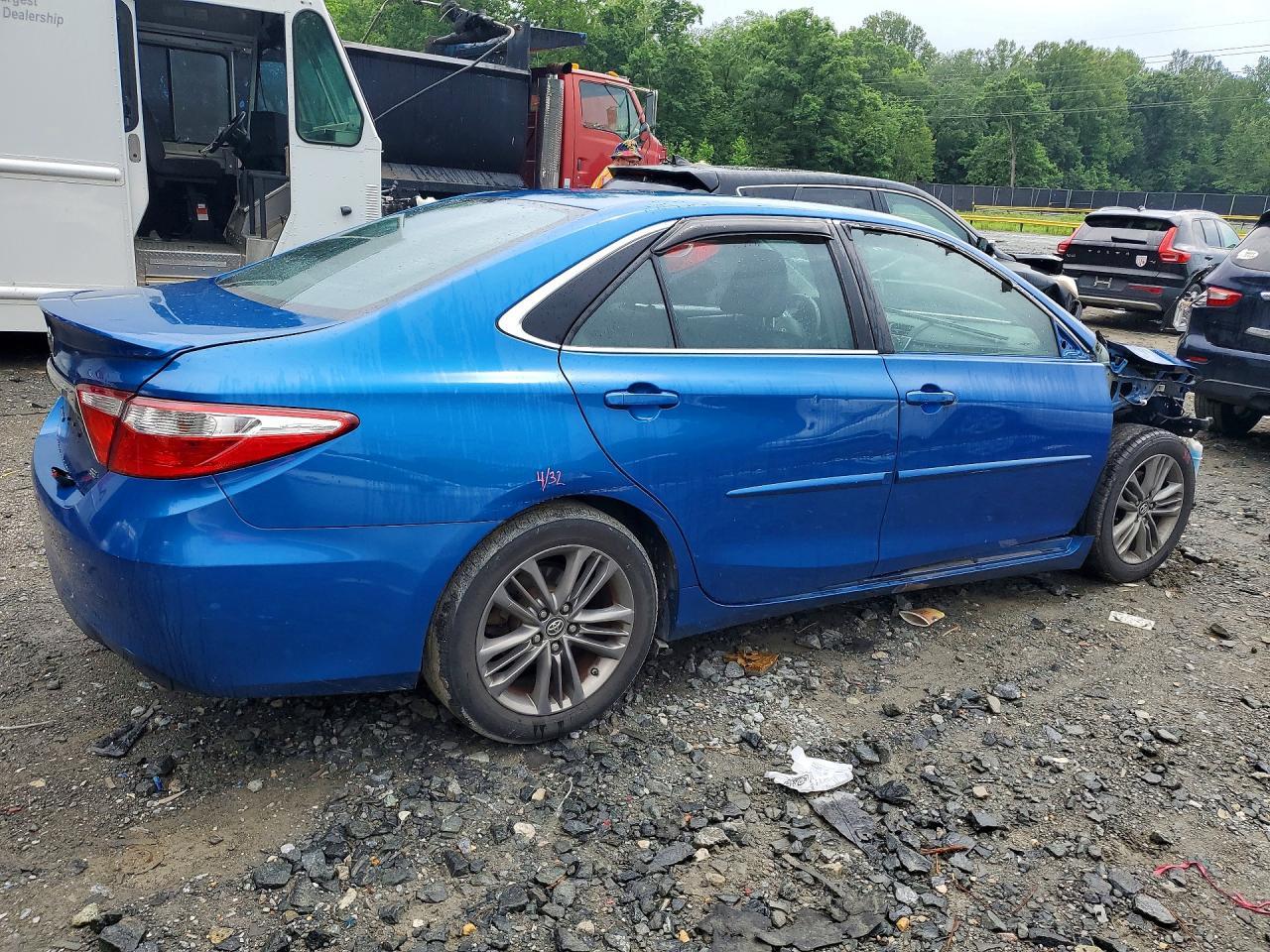 2017 Toyota Camry Se - Image 3