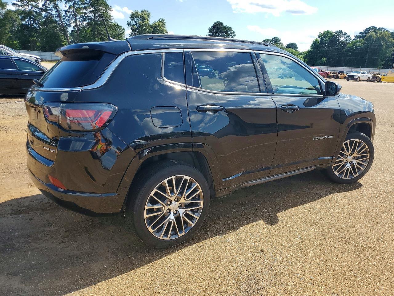 2023 Jeep Compass Limited - Image 3