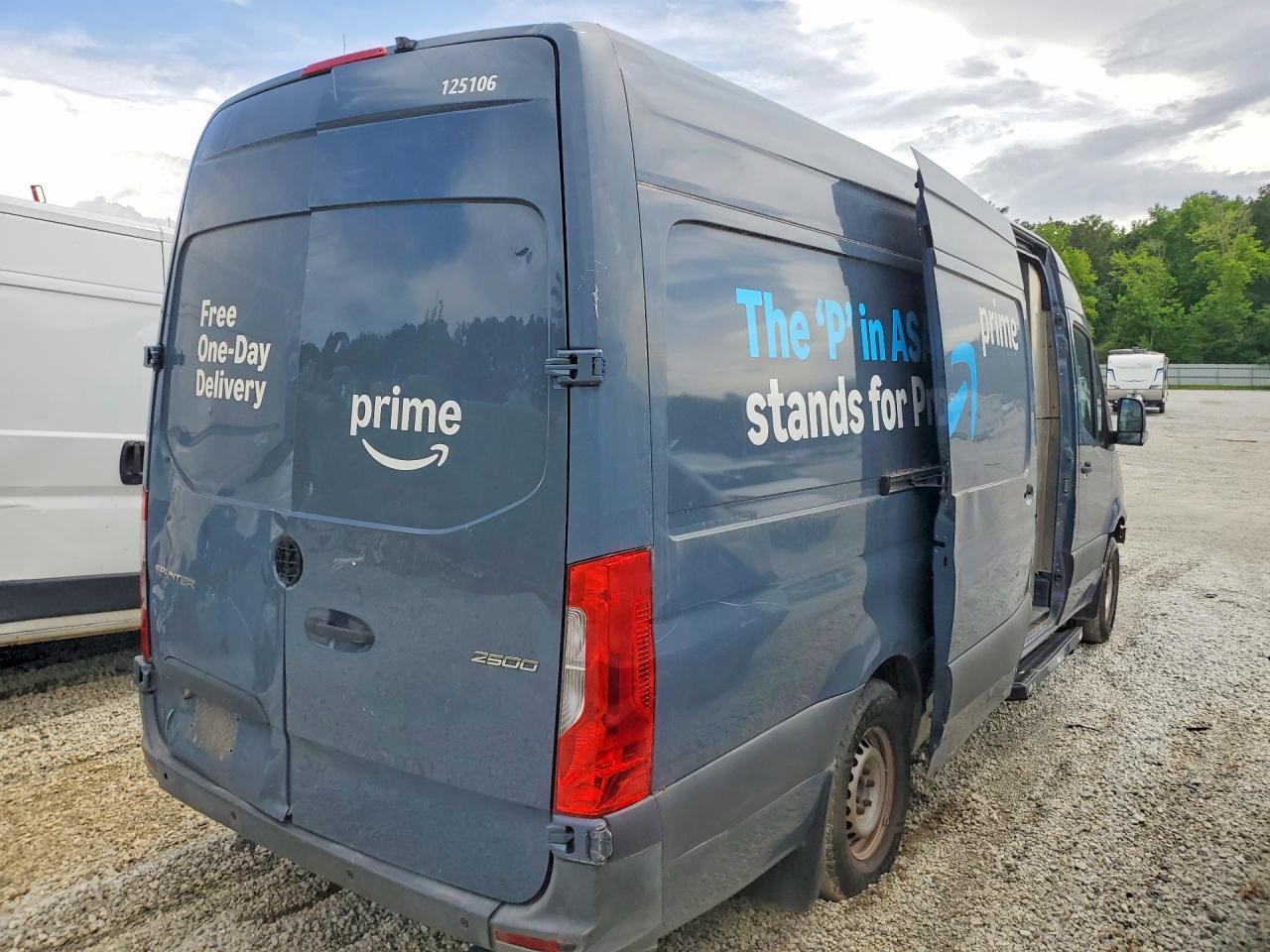 2019 Mercedes Benz Sprinter 2500 Delivery Van - Фото 3