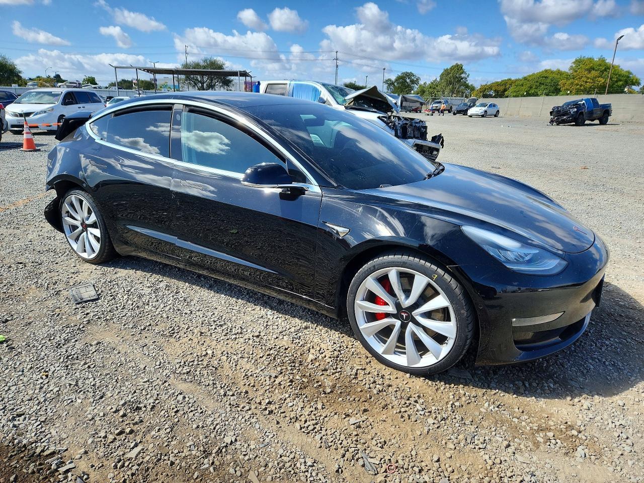 2019 Tesla Model 3 - Фото 4