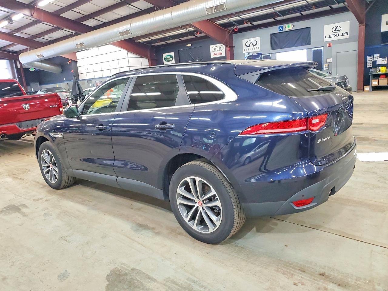 2019 Jaguar F-Pace Premium - Фото 2