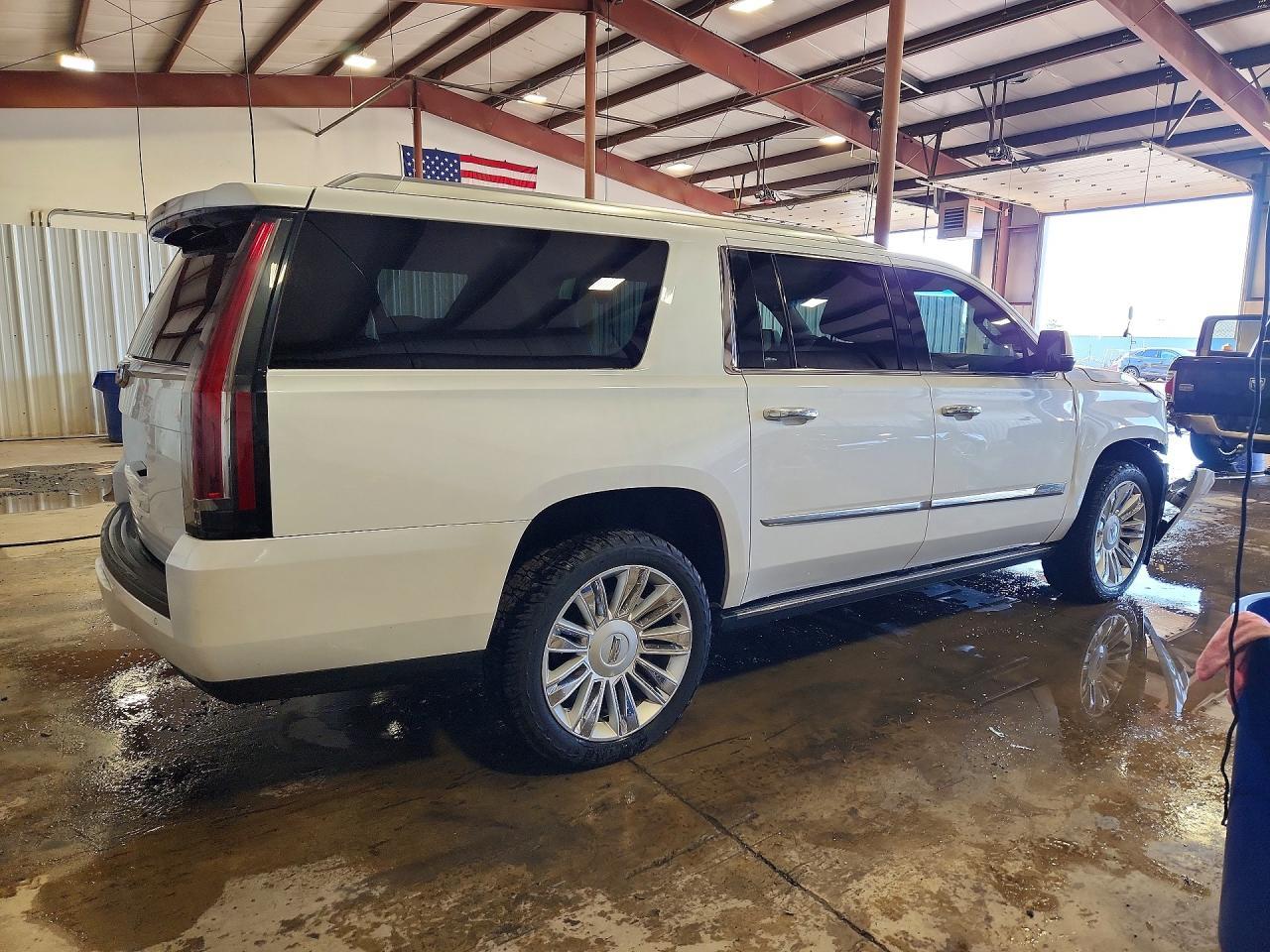 2016 Cadillac Escalade Esv Platinum - Image 3