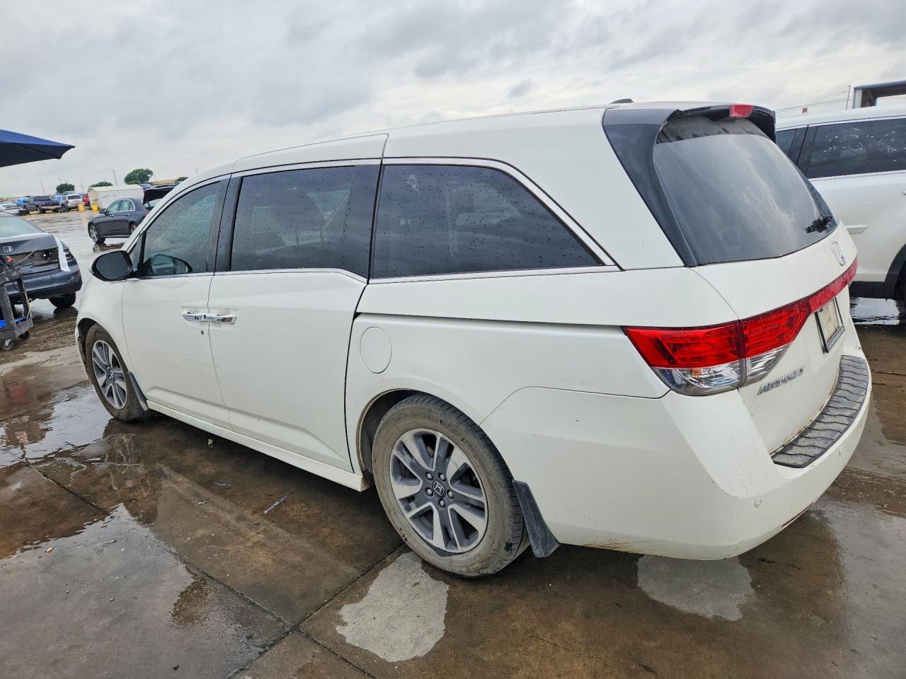 2016 Honda Odyssey - Фото 2