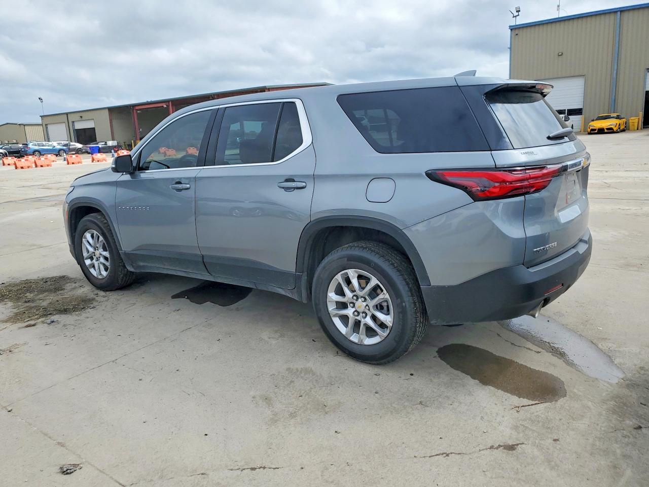 2023 Chevrolet Traverse Ls - Image 2