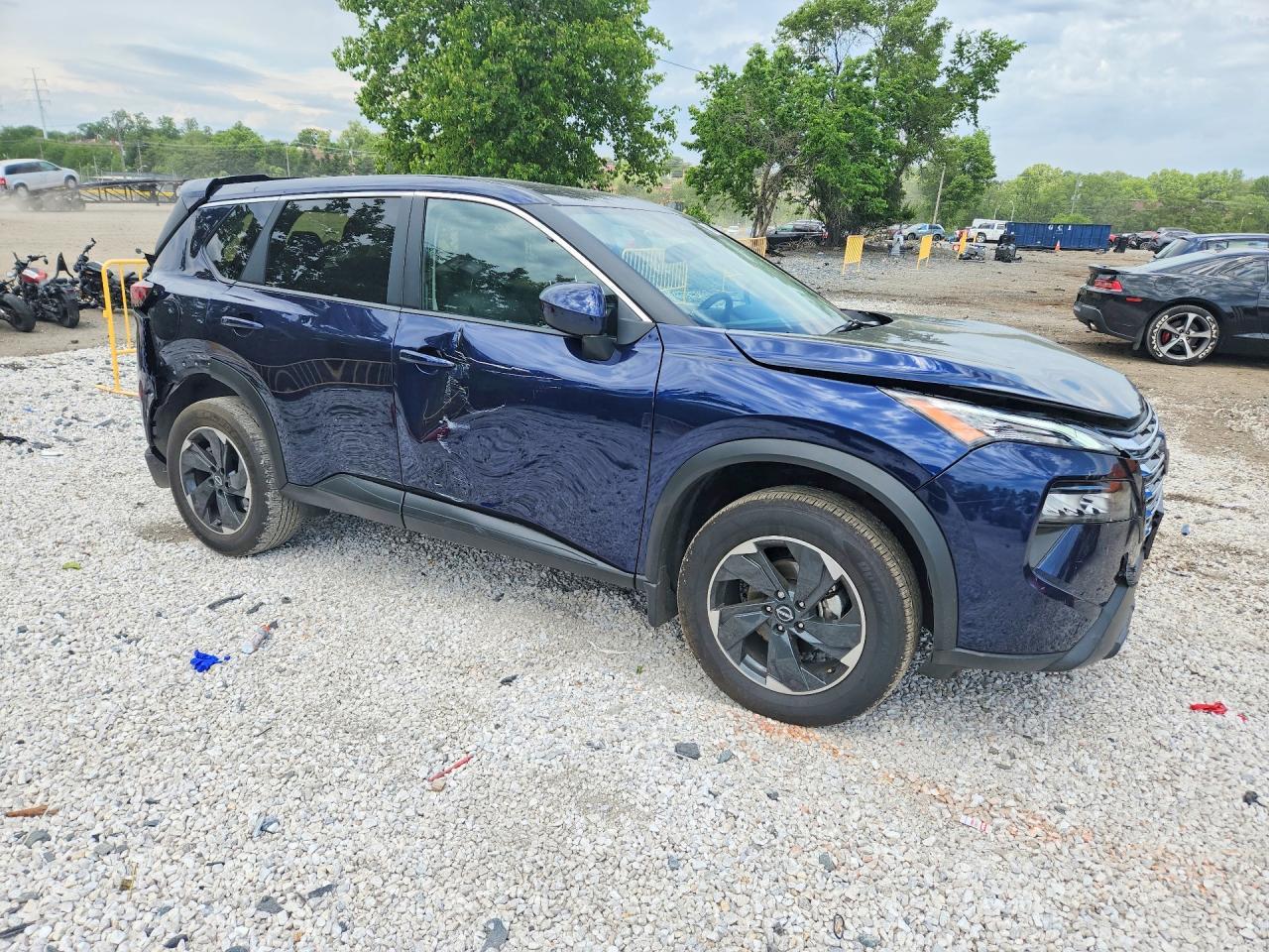 2025 Nissan Rogue Sv - Image 4