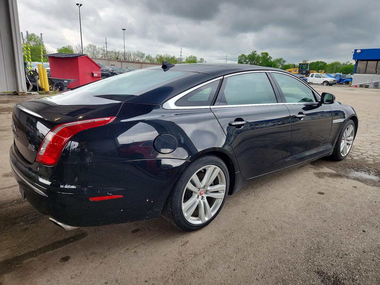 2014 Jaguar Xjl Portfolio - Image 3