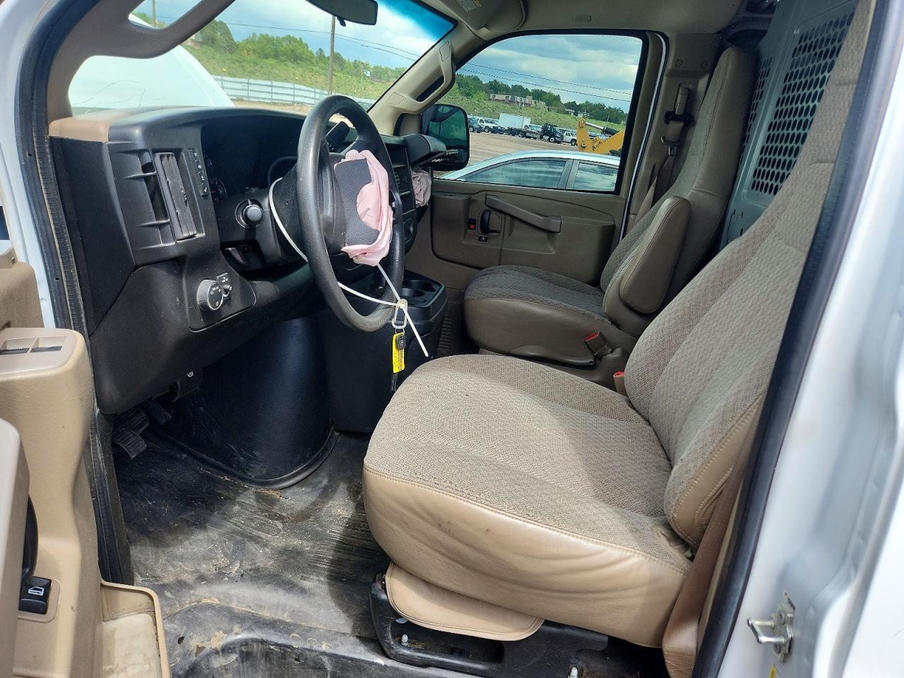 2017 Chevrolet Express G2500 - Фото 7