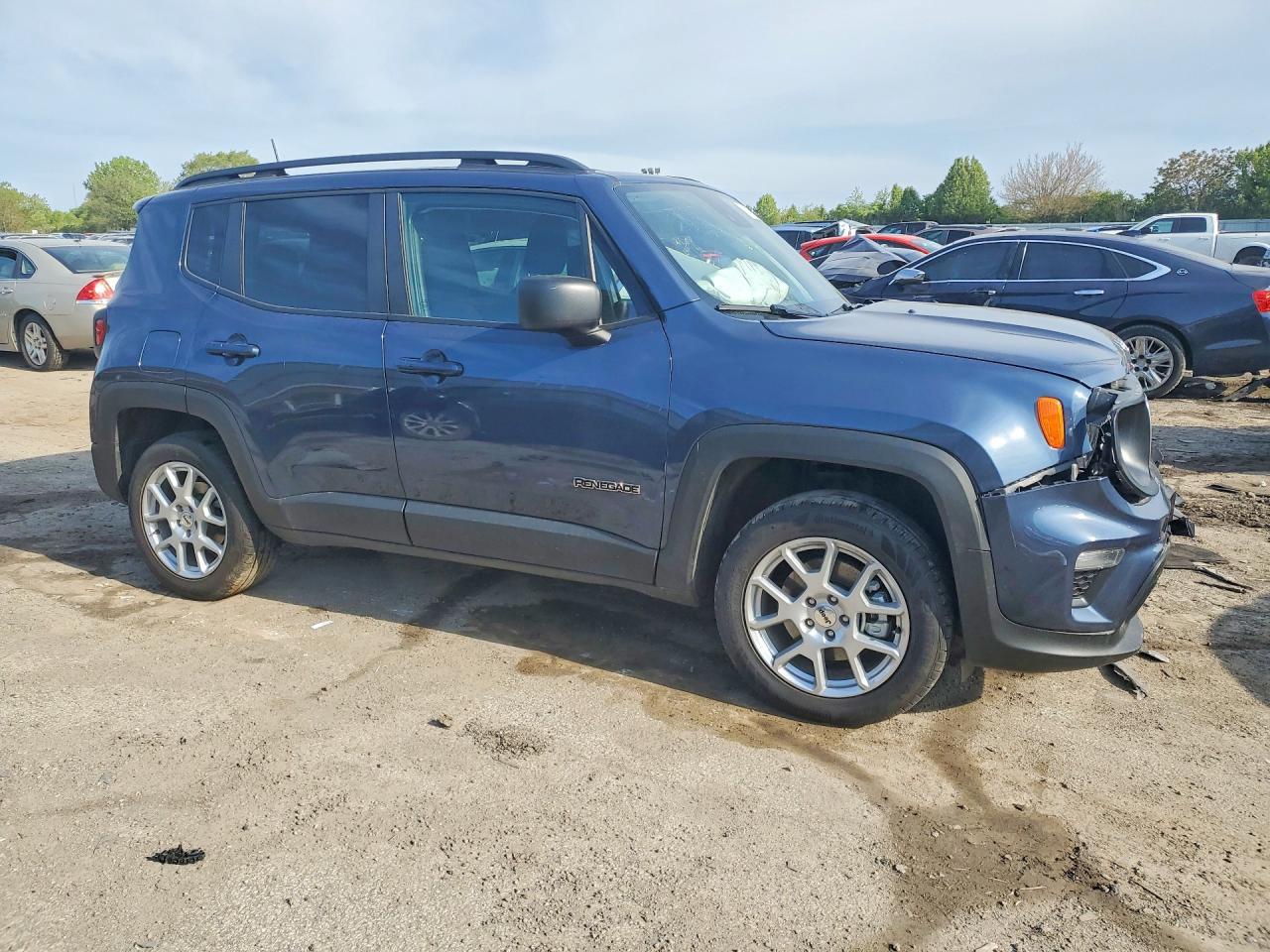 2022 Jeep Renegade Latitude - Фото 4