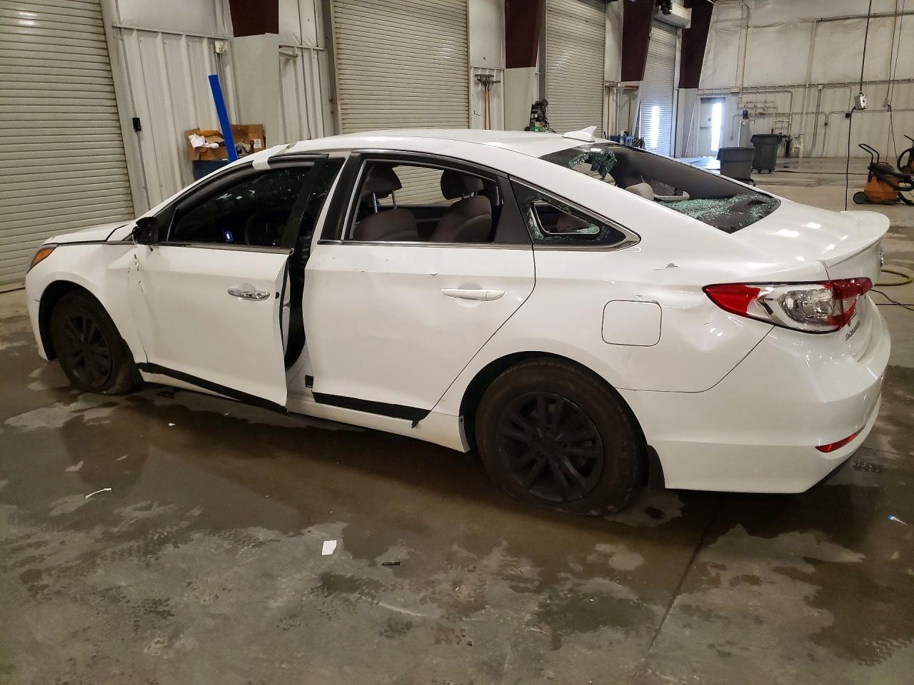 2017 Hyundai Sonata Se - Фото 2
