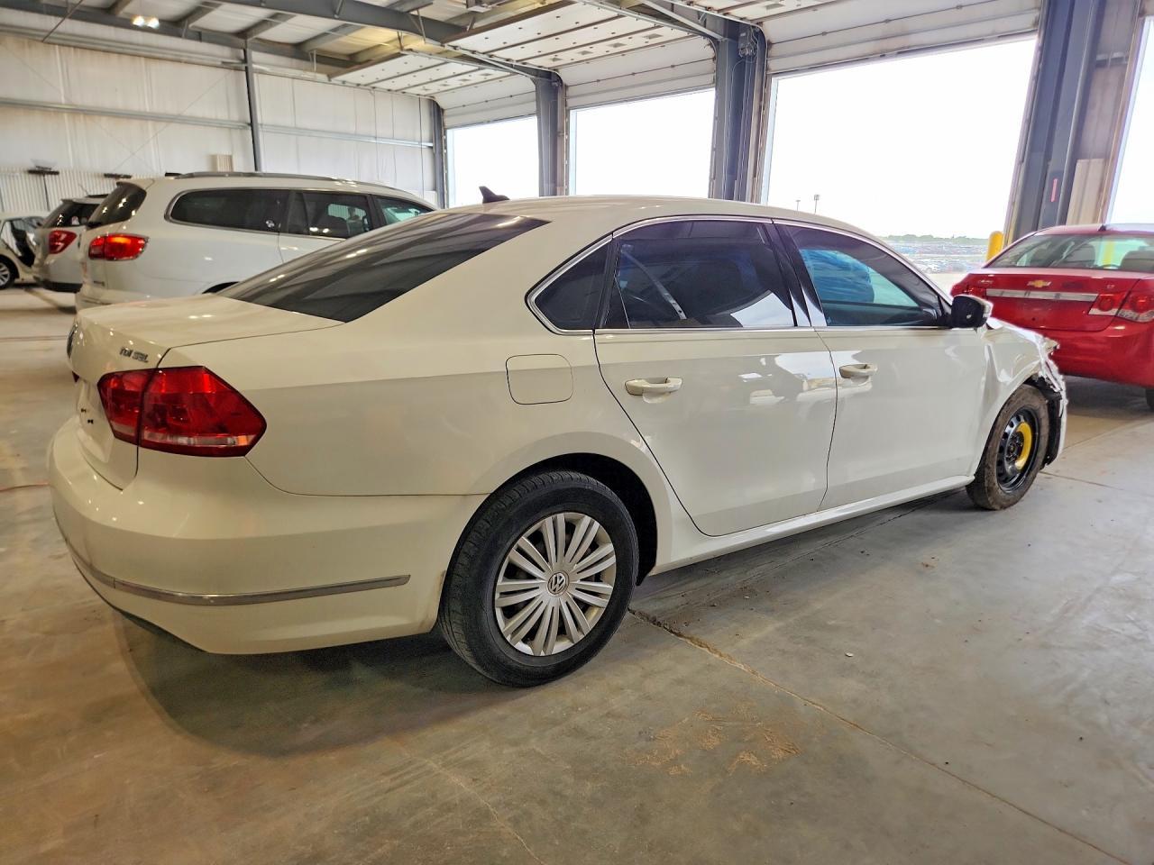 2013 Volkswagen Passat Sel - Image 3