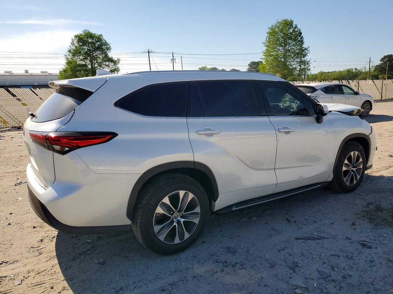 2022 Toyota Highlander Xle - Фото 3