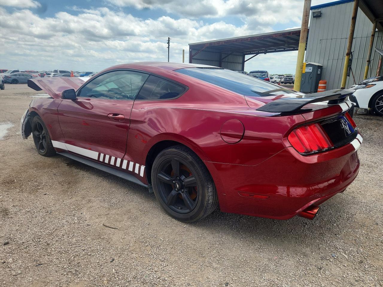 2017 Ford Mustang - Фото 2