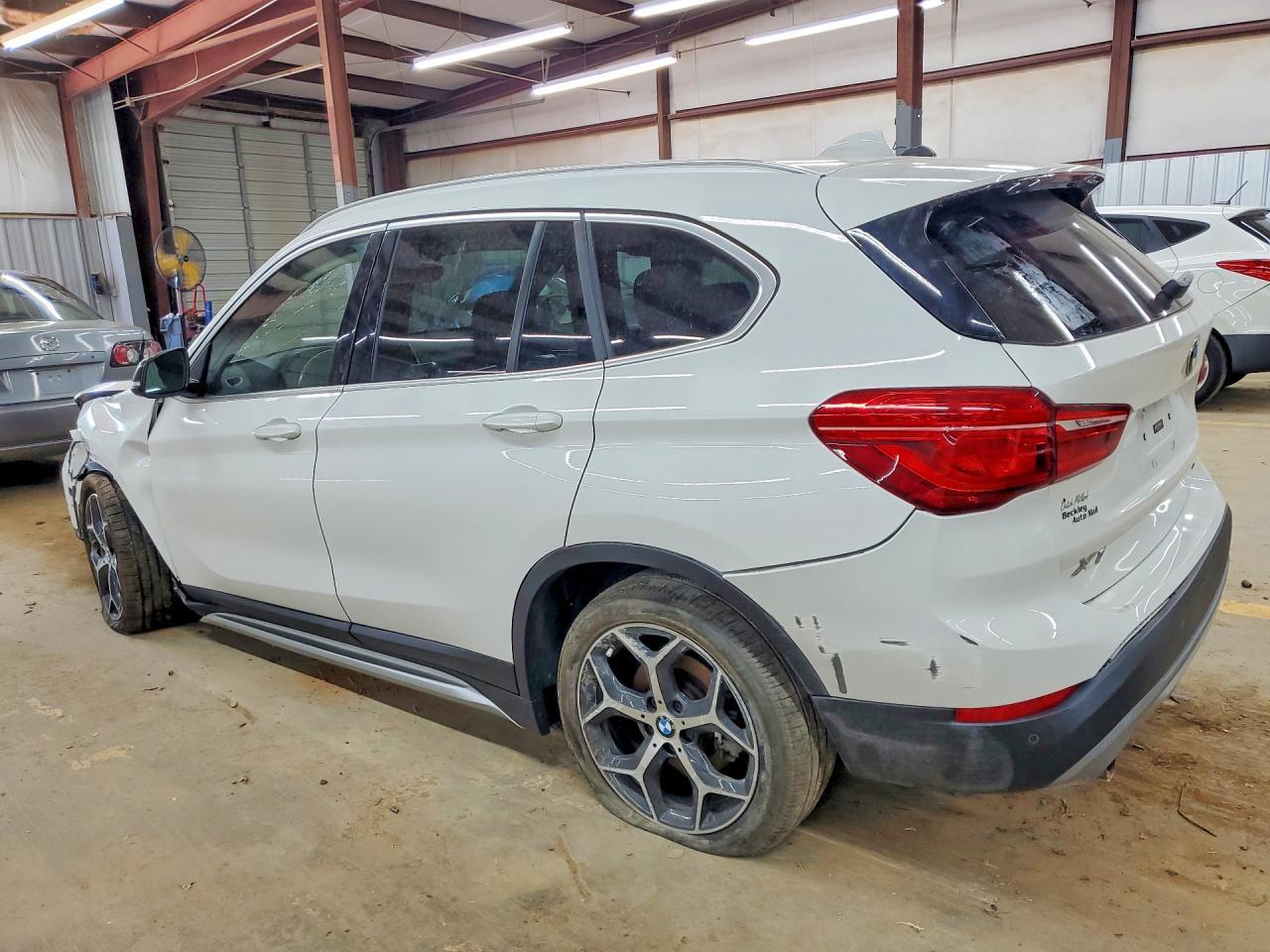 2018 BMW X1 xDrive28I - Фото 2