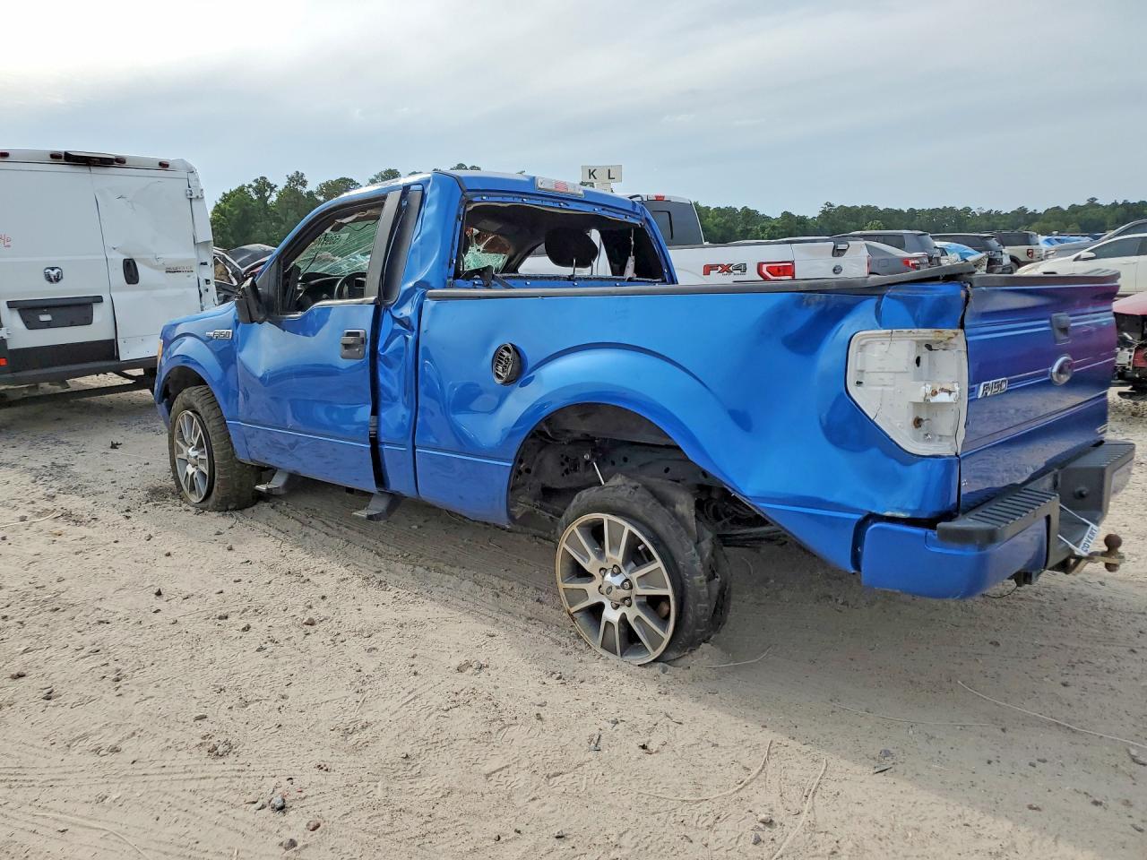 2014 Ford F150 - Фото 2