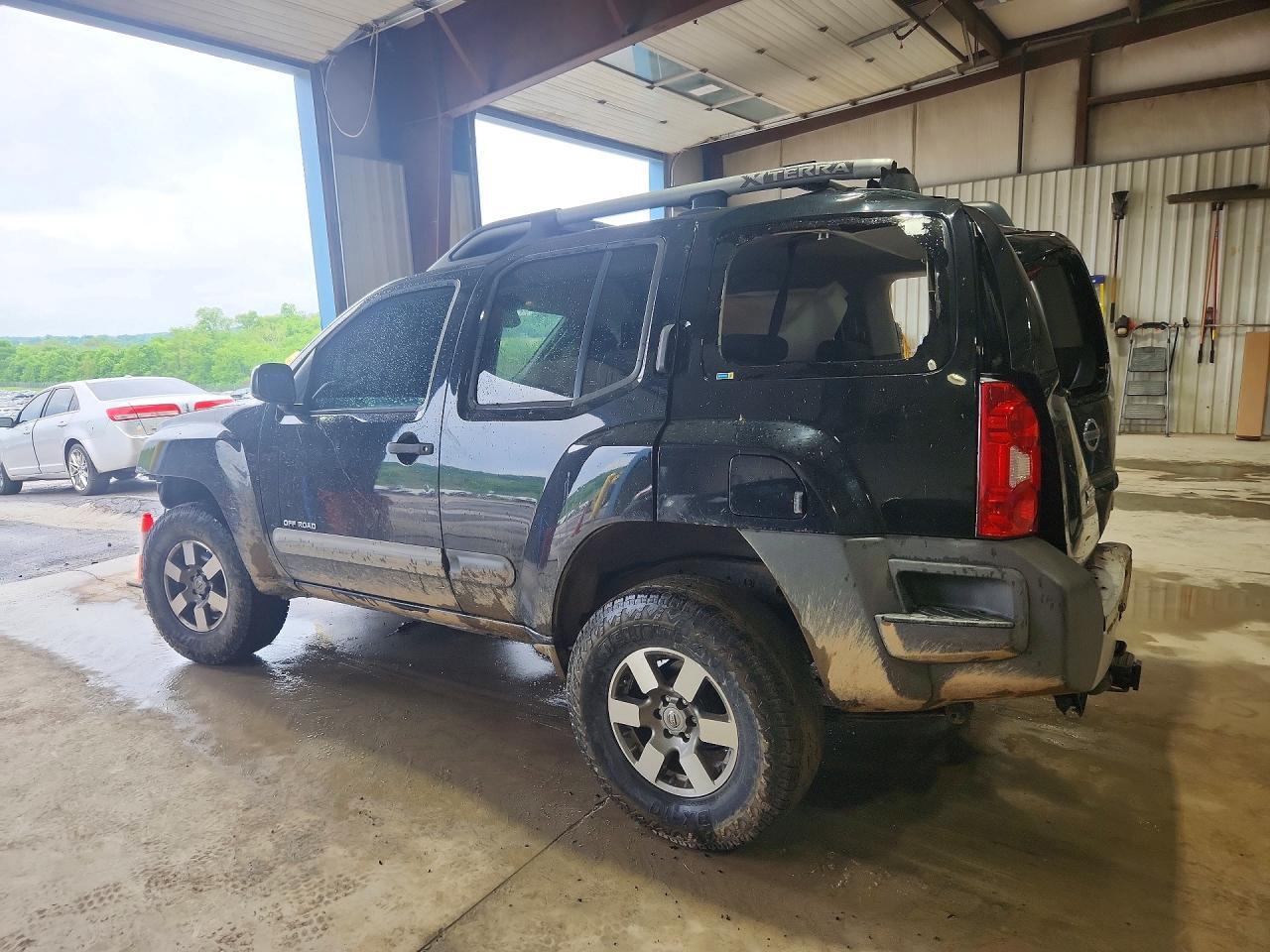 2010 Nissan Xterra X - Image 2