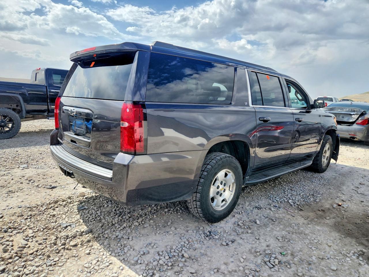 2017 Chevrolet Suburban K1500 Lt - Image 3
