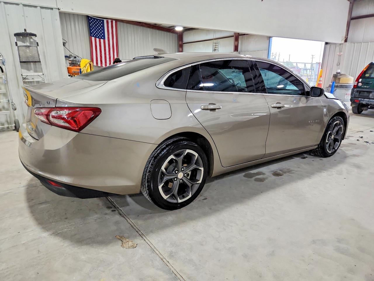 2022 Chevrolet Malibu Lt - Фото 3