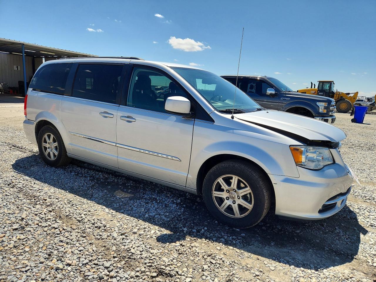 2011 Chrysler Town & Country Touring - Фото 4