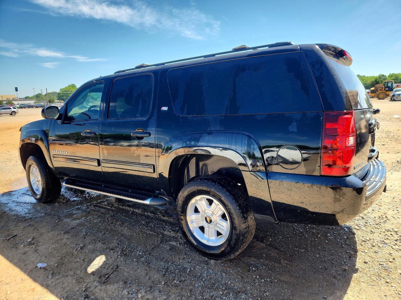 2011 Chevrolet Suburban K1500 Lt - Фото 2