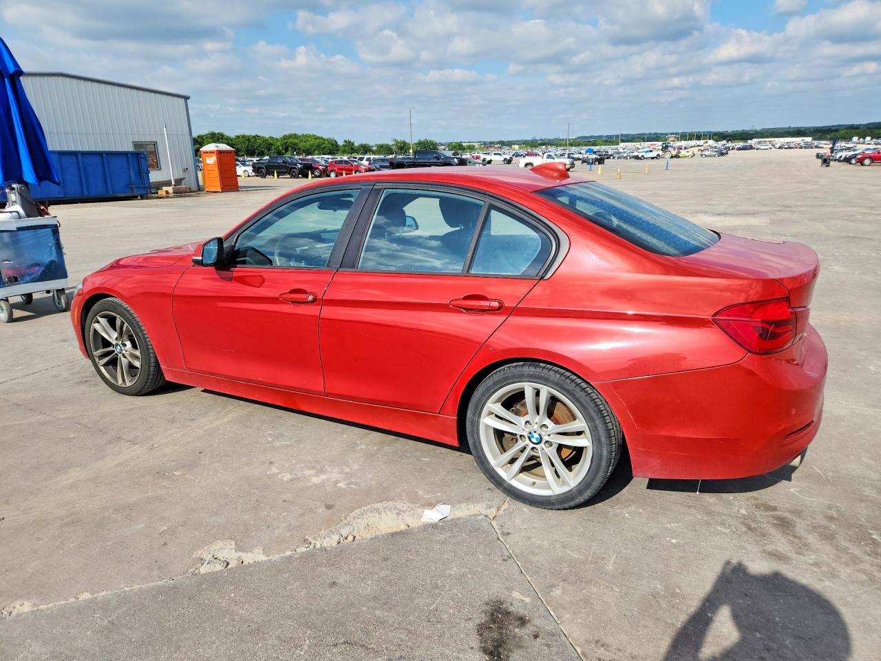 2016 BMW 320 I - Image 2