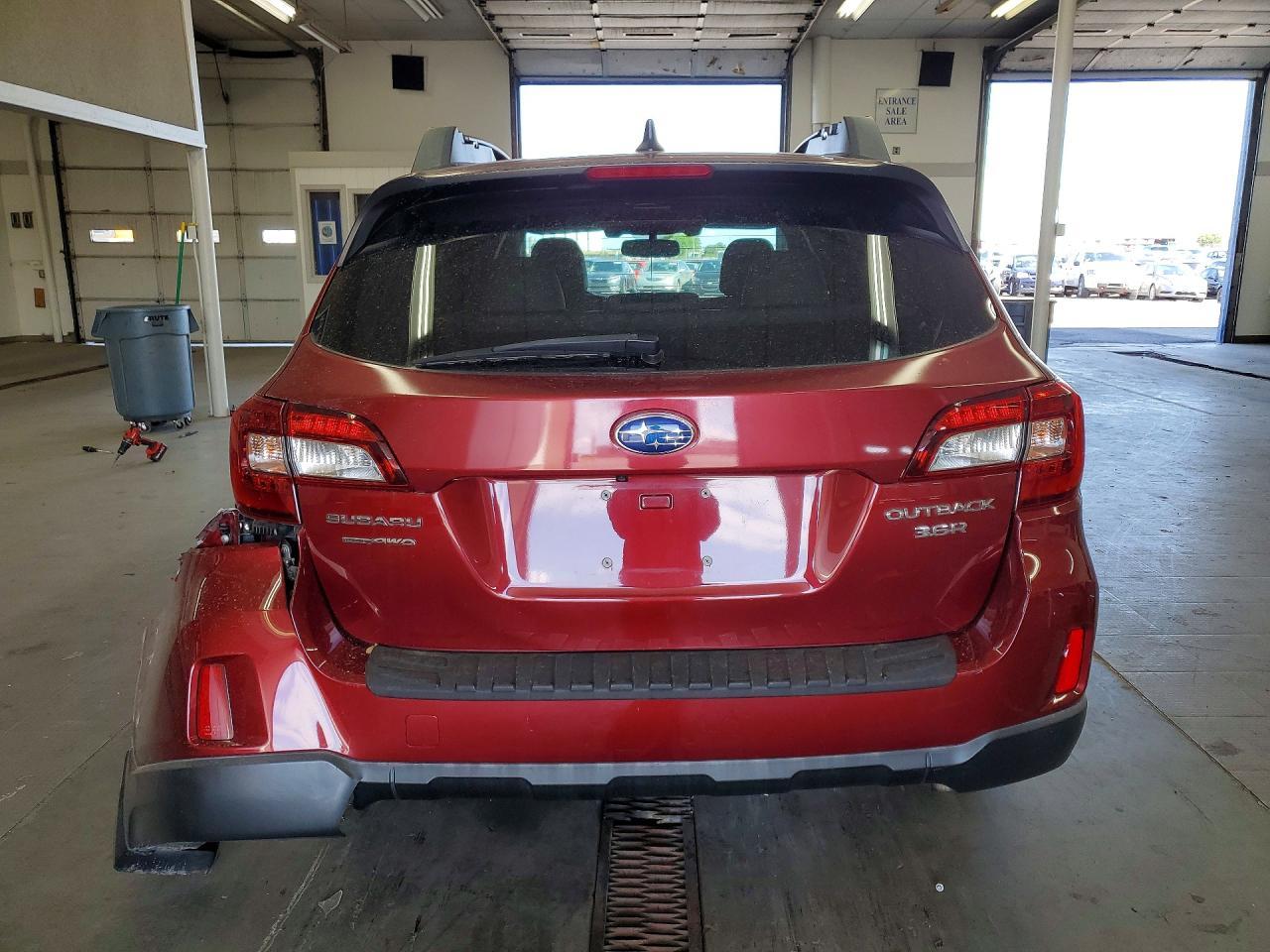 2016 Subaru Outback 3.6R Limited - Image 6