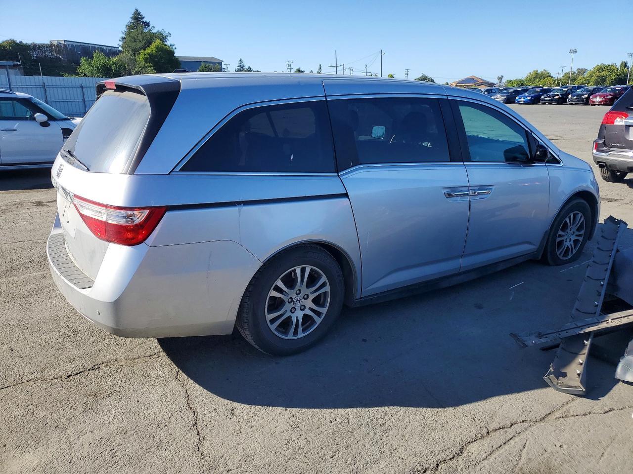 2011 Honda Odyssey Exl - Фото 3