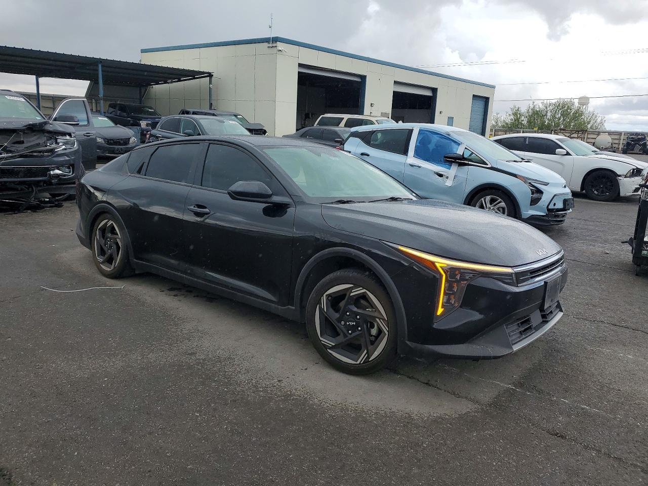 2025 Kia K4 Ex - Фото 4