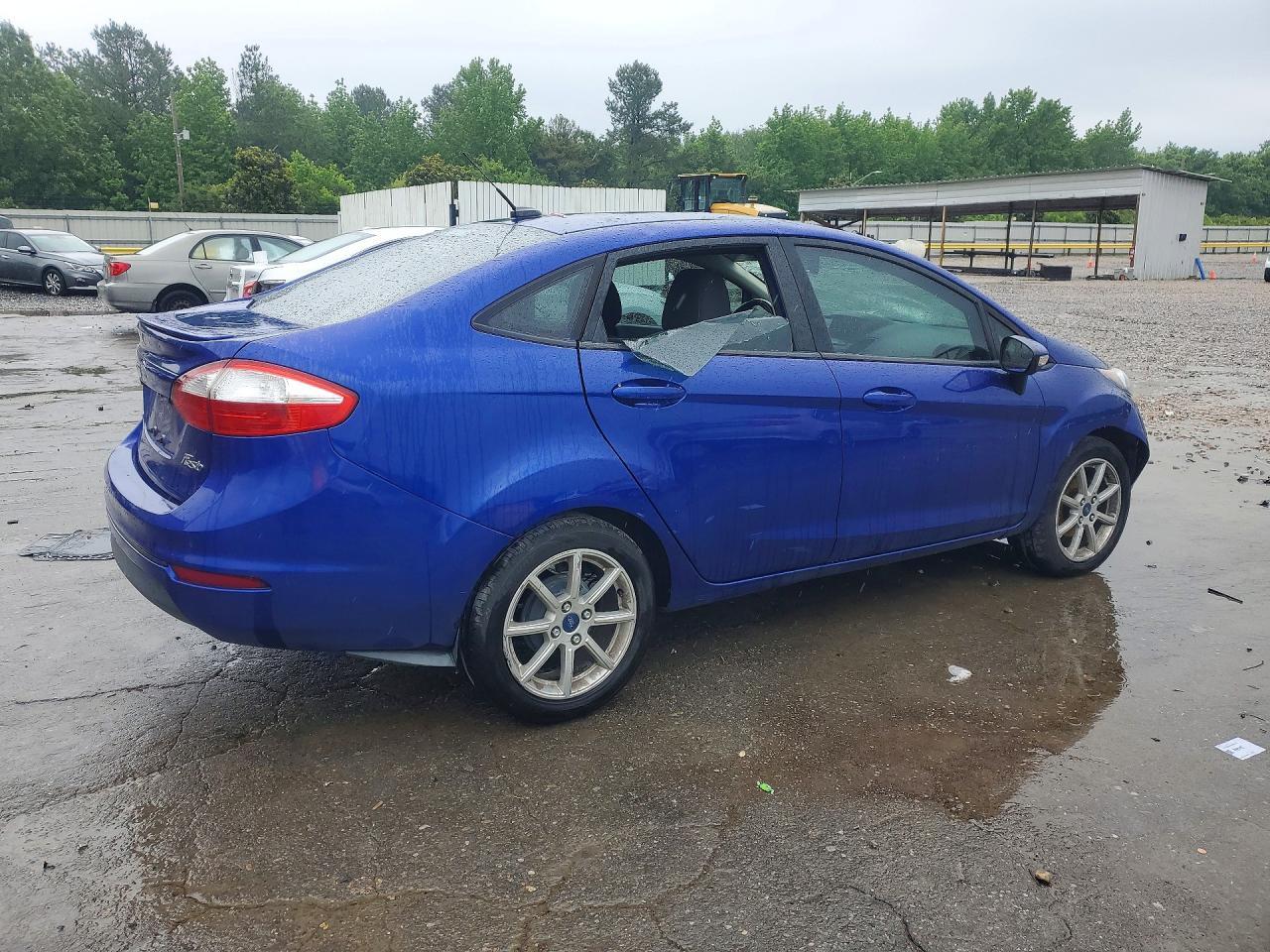 2015 Ford Fiesta Se - Фото 3