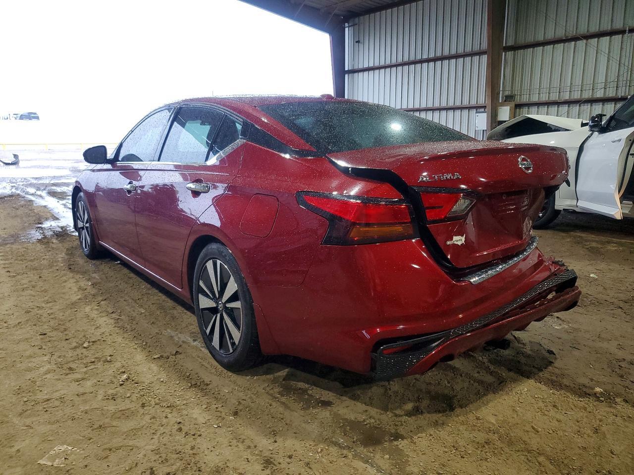 2019 Nissan Altima Sl - Image 2