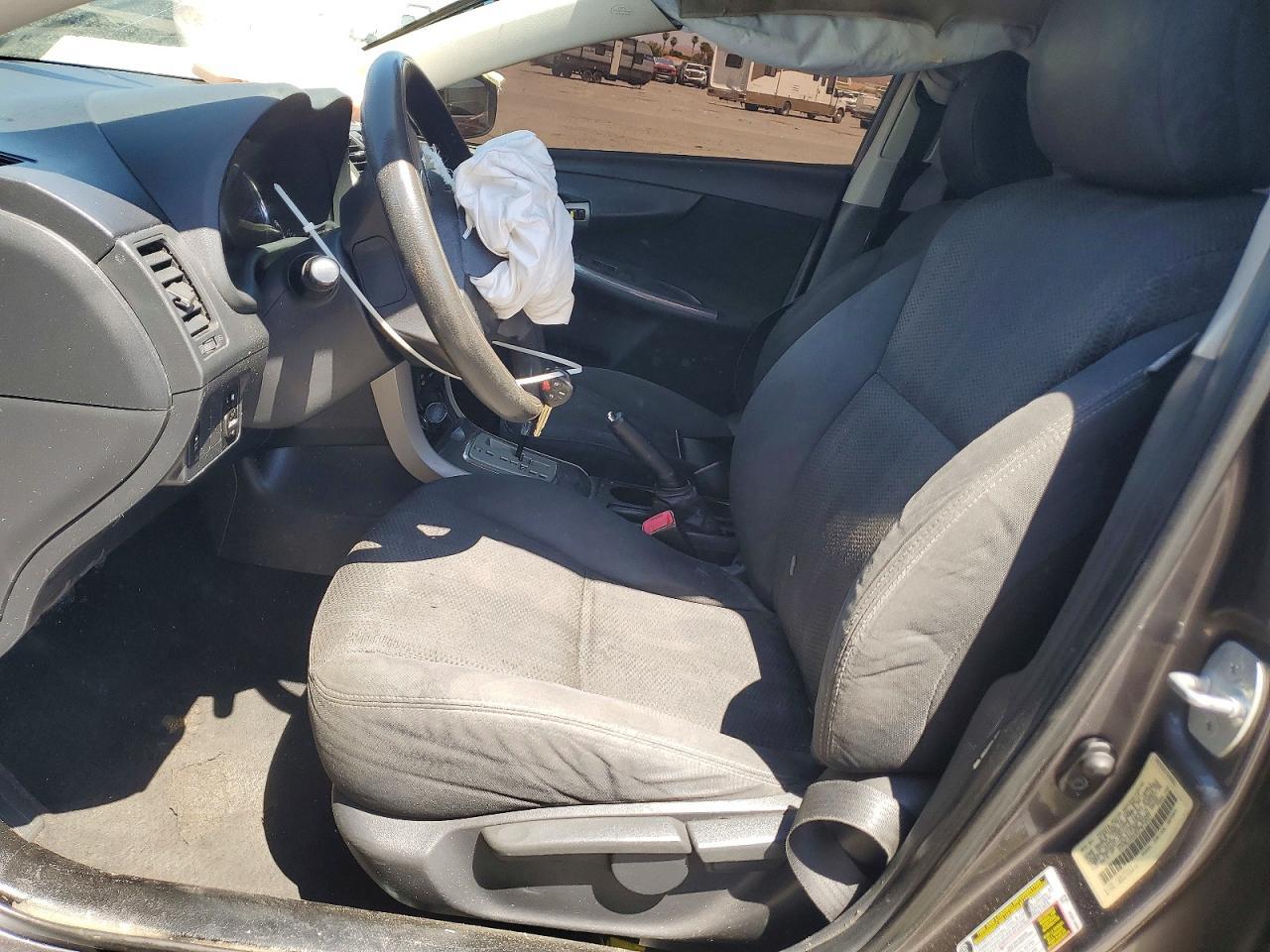 2013 Toyota Corolla B/S/Le - Фото 7
