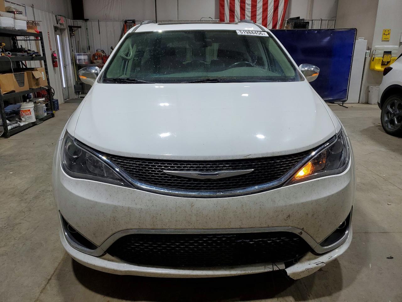 2018 Chrysler Pacifica Limited - Image 5