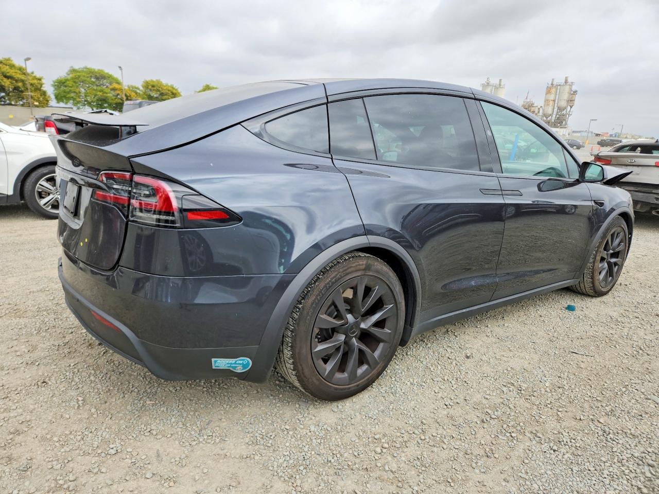 2025 Tesla Model X - Фото 3