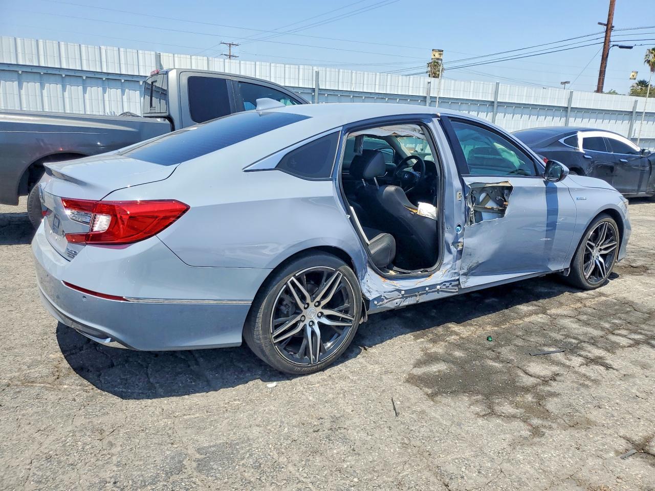 2022 Honda Accord Touring Hybrid - Image 3