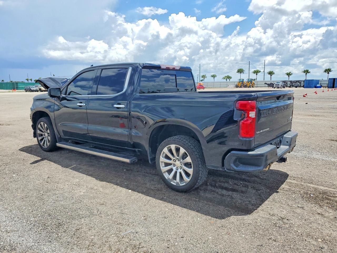 2020 Chevrolet Silverado K1500 High Country - Фото 2