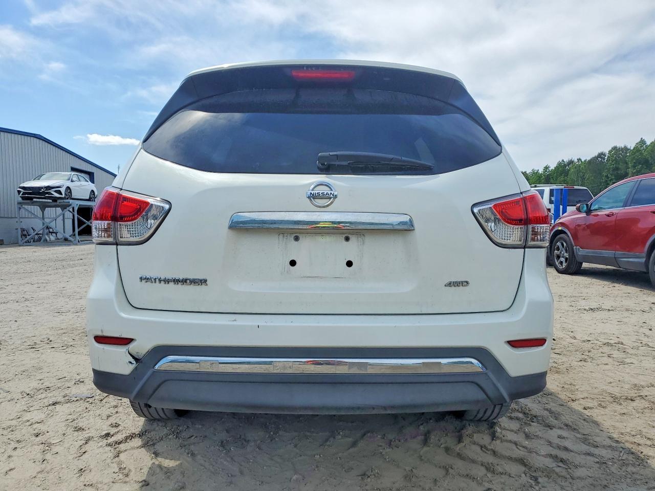 2014 Nissan Pathfinder S - Фото 6