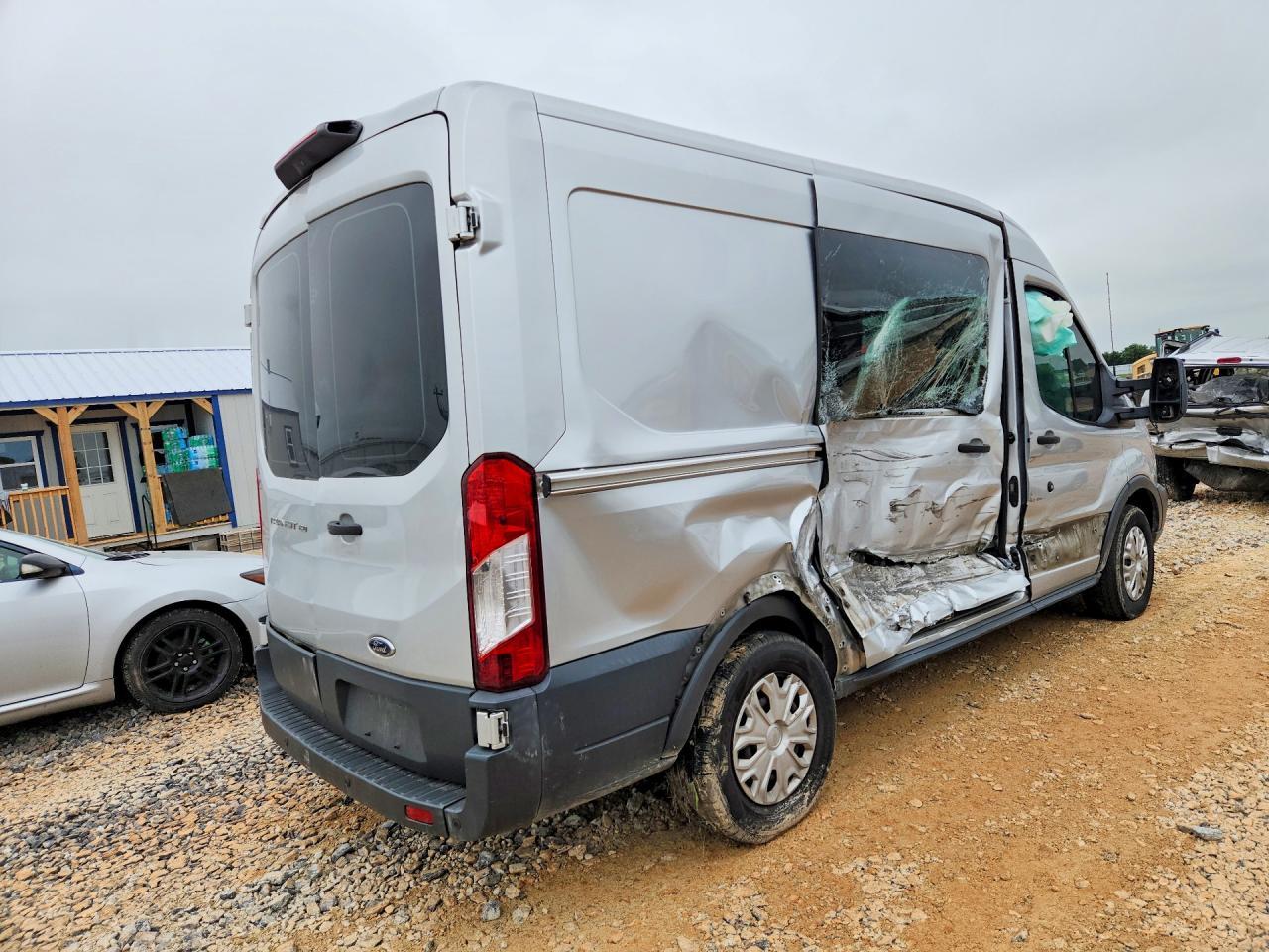 2018 Ford Transit 150 Delivery Van - Фото 3