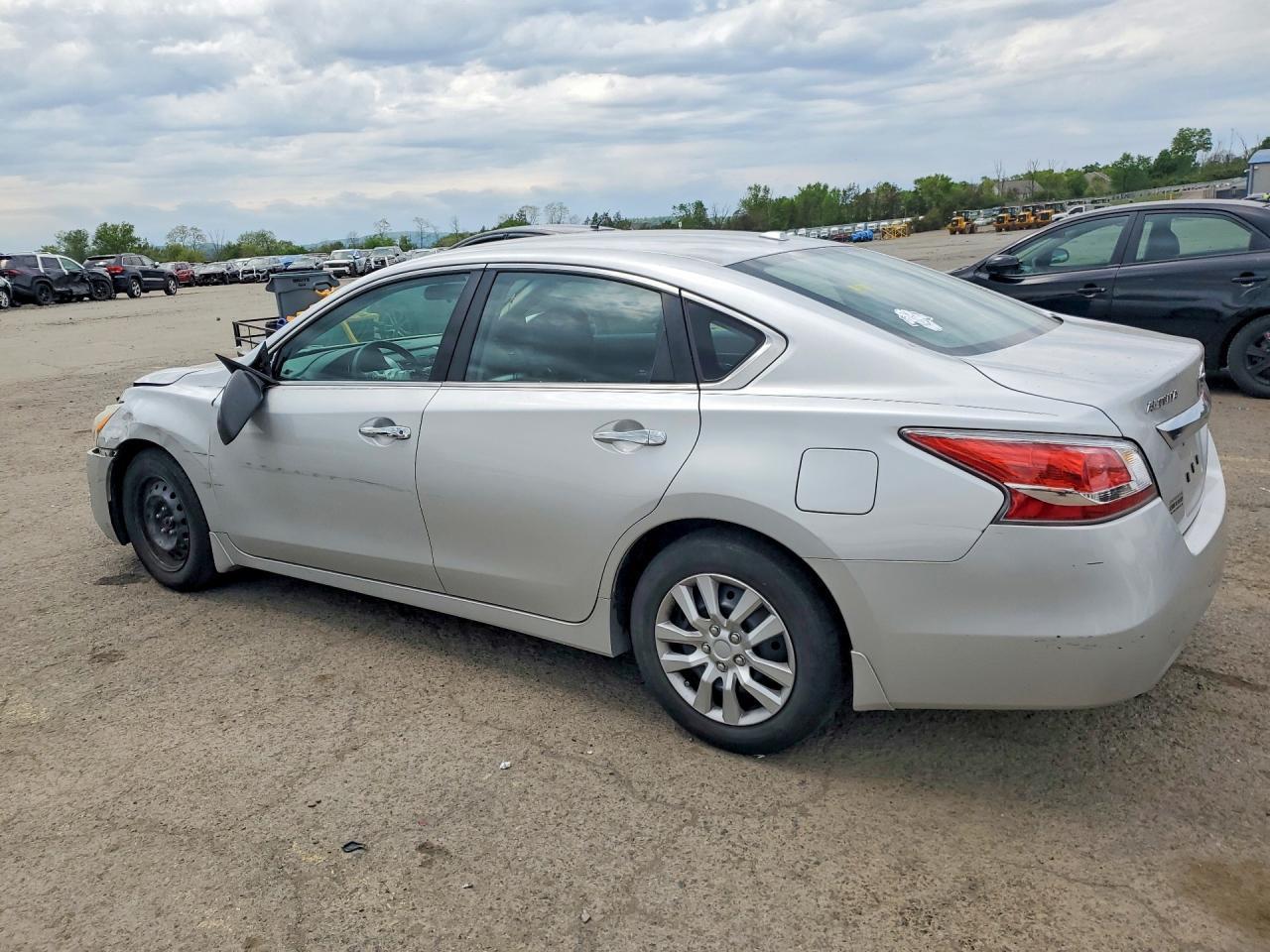 2015 Nissan Altima 2.5 S - Image 2