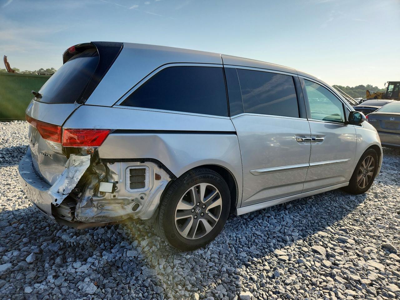 2015 Honda Odyssey Touring - Image 3