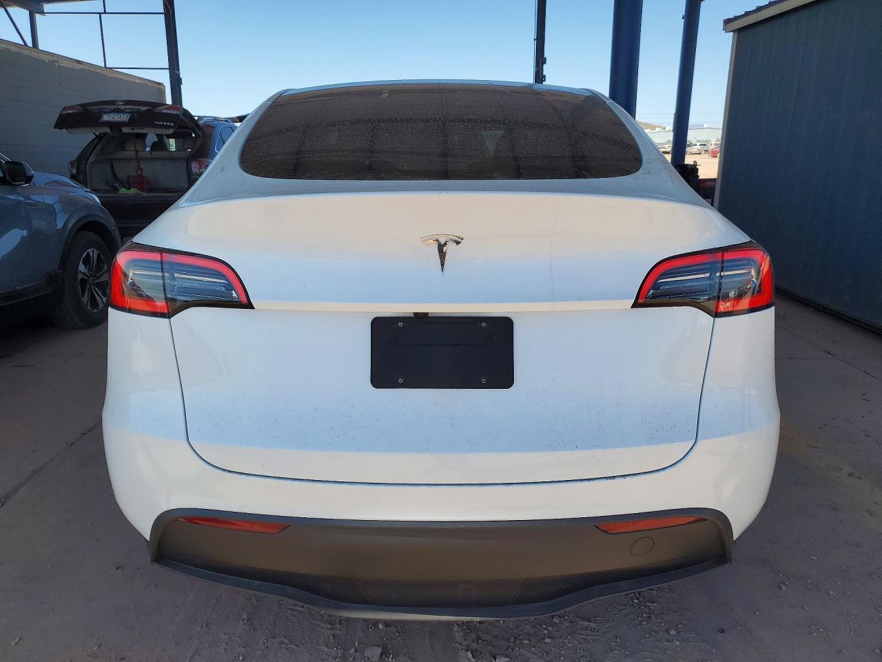 2025 Tesla Model Y - Фото 6