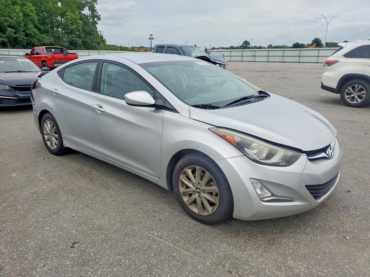 2014 Hyundai Elantra Se - Image 4
