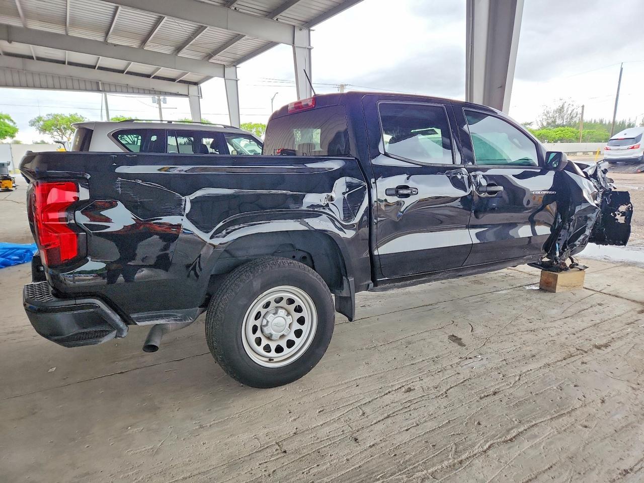 2023 Chevrolet Colorado - Фото 3
