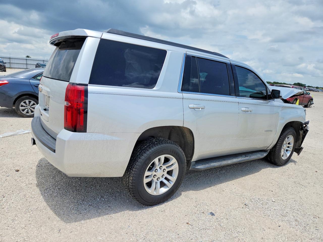 2017 Chevrolet Tahoe C1500 Ls - Image 3